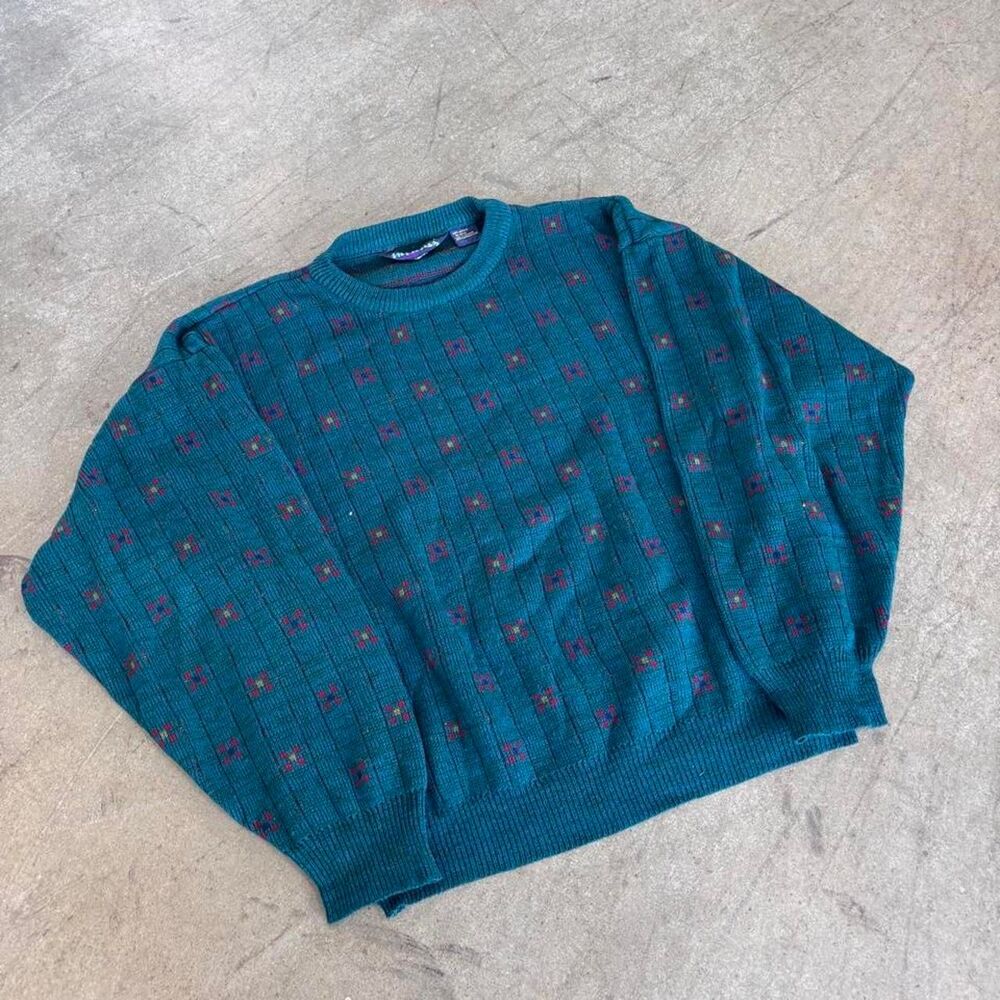 Vintage 1990s flower petal aop green sweater, fits size large, granola